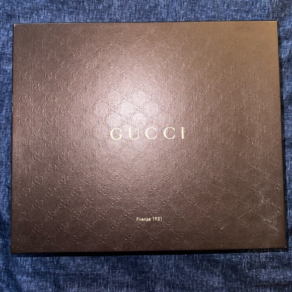 Gucci black high heels with golden buckle - Picture 10 of 10